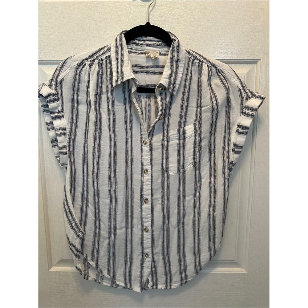 Japna White and Black Vertical Stripe Short-Sleeve Button Down Shirt Med